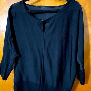 Lightweight top Cinched at waist.